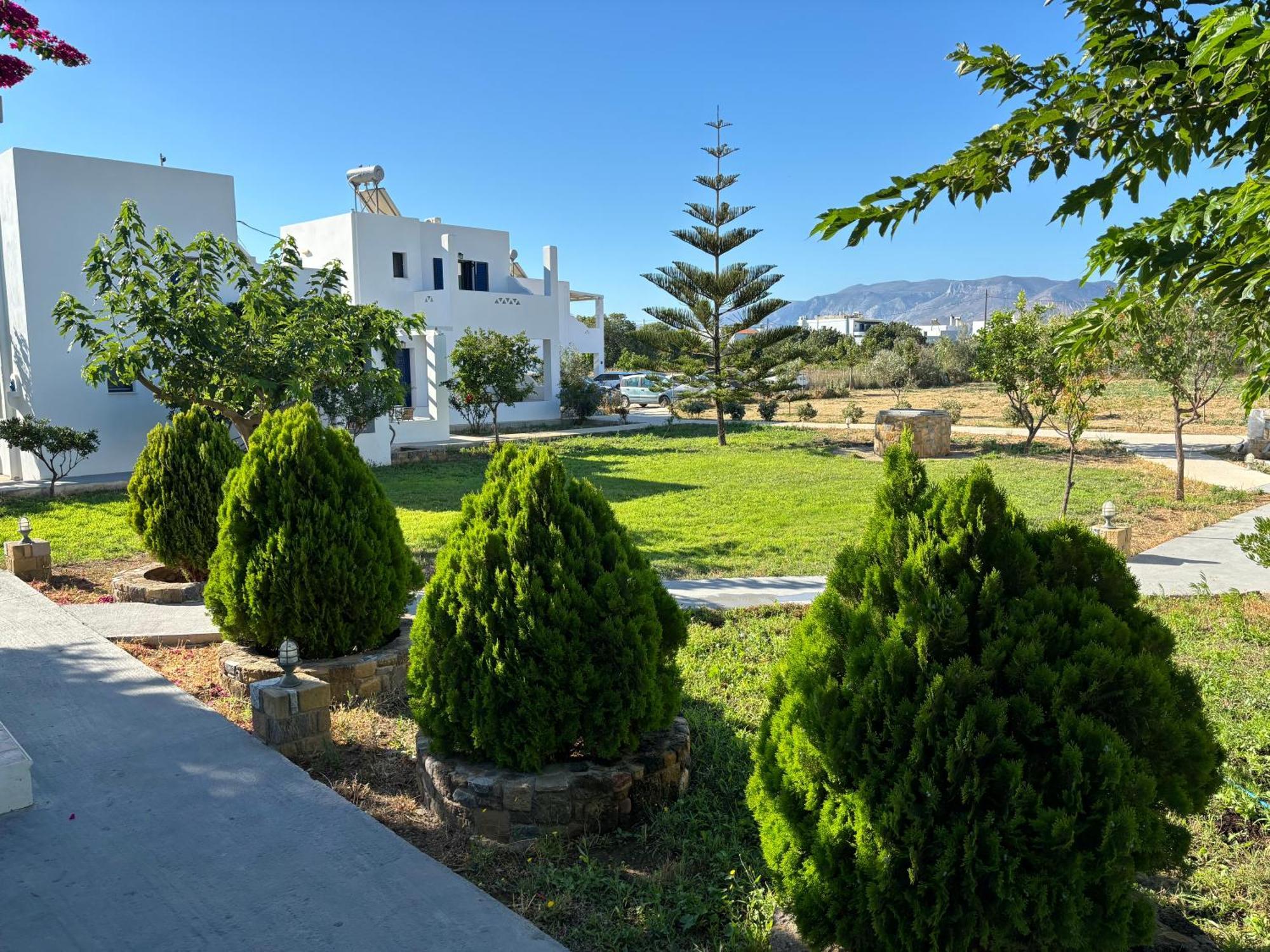 Liostasi Houses Скирос Екстериор снимка